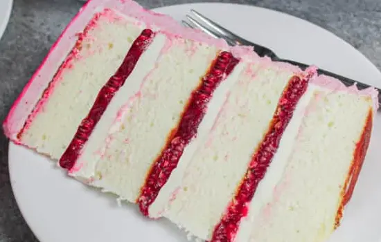 white chocolate rasberry cake (1)