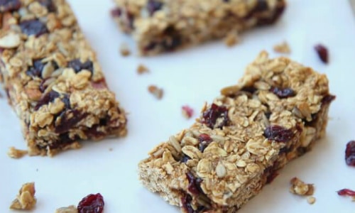 Homemade Granola Bars Snack Idea