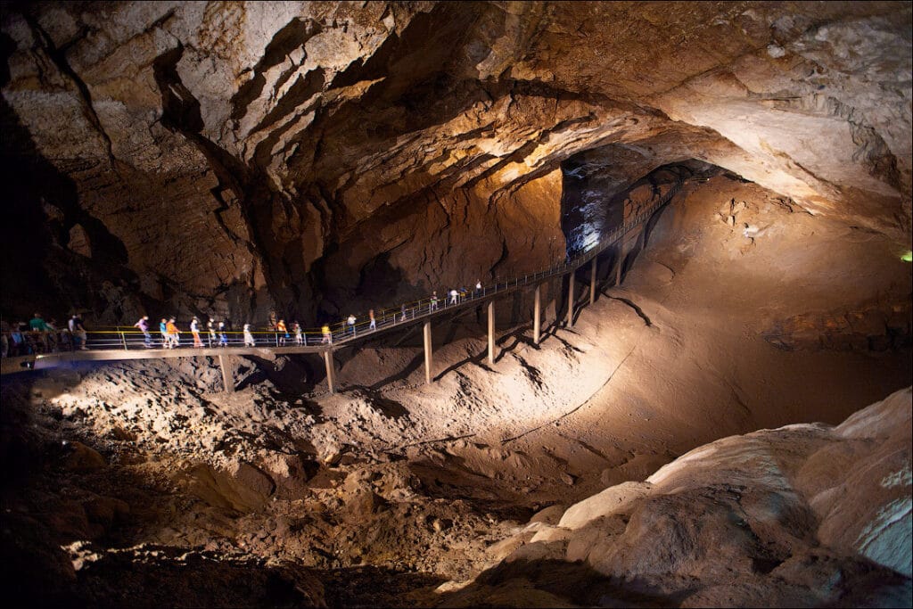 New Athos Cave, Georgia