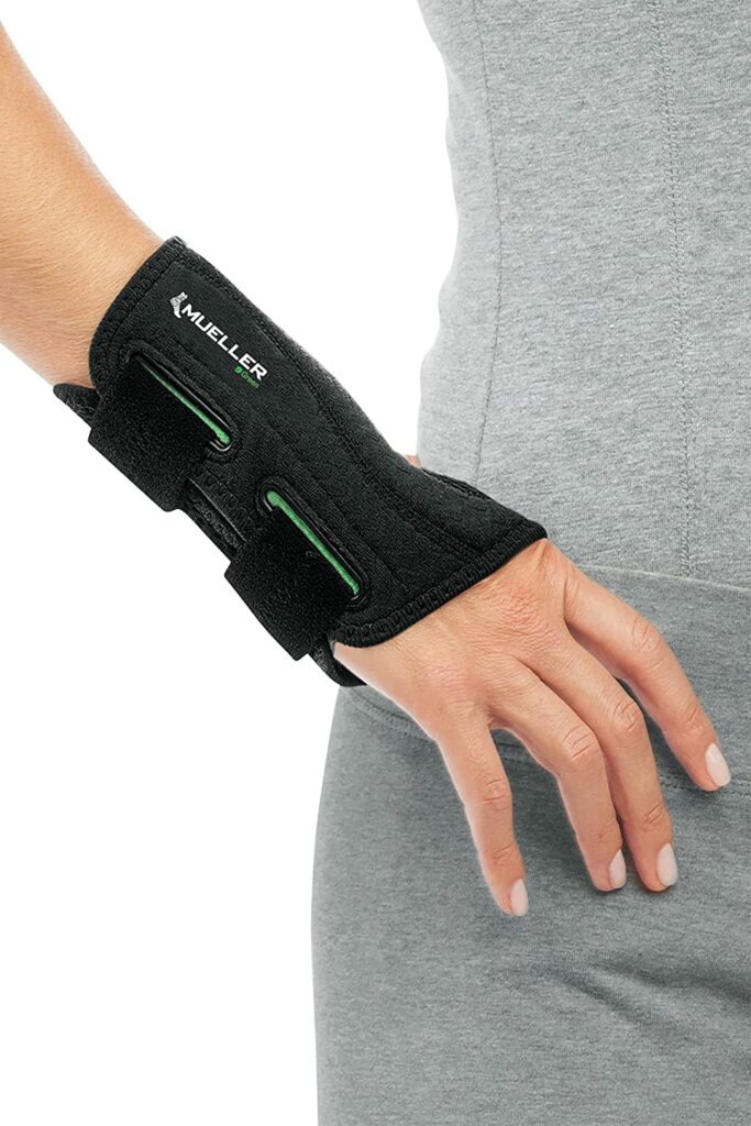 MUELLER Wrist Brace