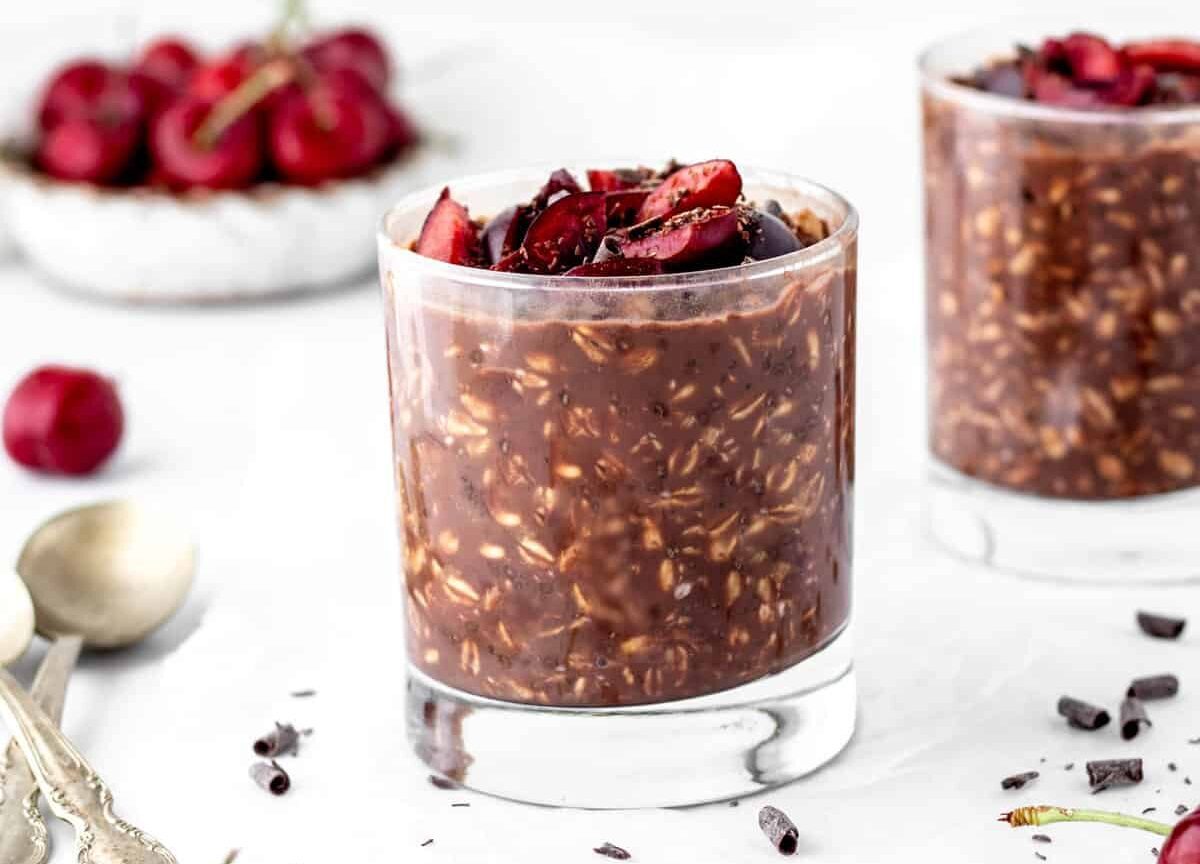 Chocolate Cherry Overnight Oats