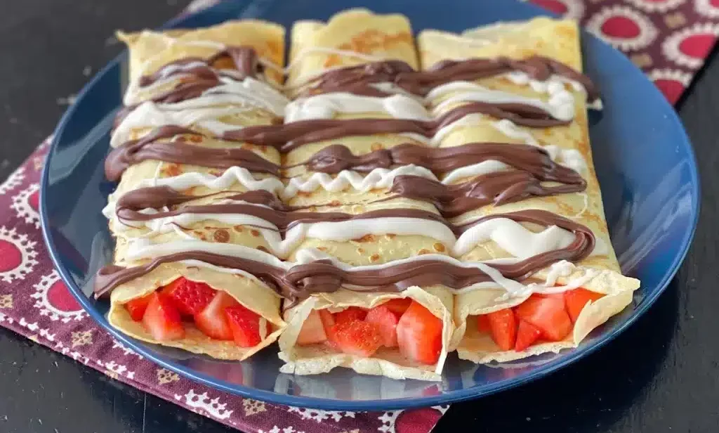 Chocolate Crêpes with Strawberries